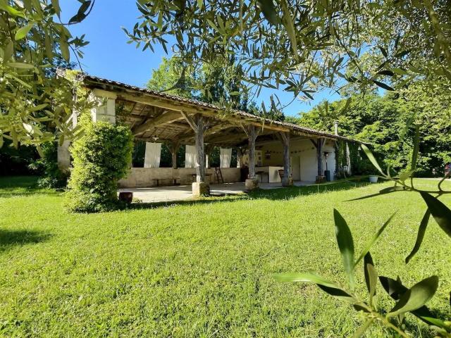 Agréable Maison De Campagne Aux portes de Saintes réf. 61. 212m² Chaniers