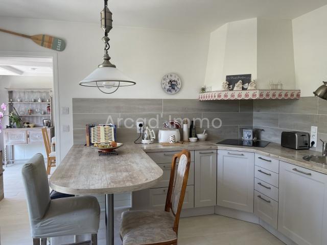 Agréable maison de plain pied avec dépendances, un jardin et. 102m² Eymet