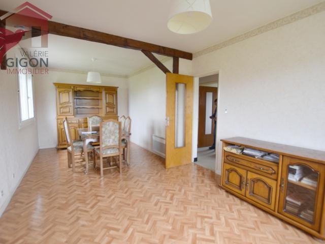 AGREABLE MAISON ENTRETENUE lumineuse et fonctionnelle donnant sur jardin