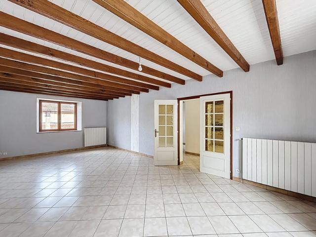 AGREABLE MAISON HABITABLE DE SUITE centre bourg