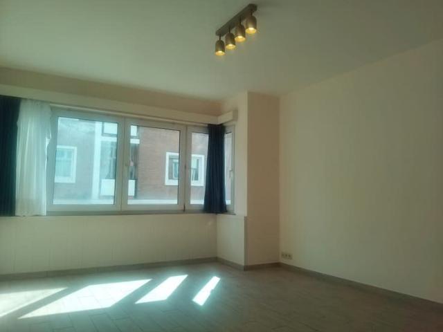 Agréable studio avec terrasse à proximité du métro Delta