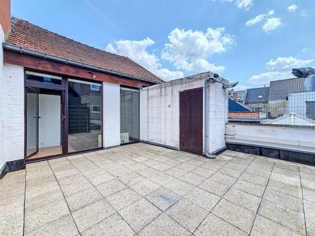 Agréable studio de +/ 30m² avec terrasse orientée OUEST!