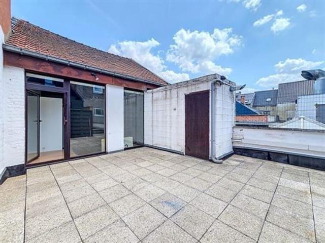Agréable studio de +/ 30m² avec terrasse orientée OUEST!