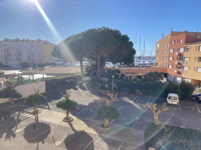 Agréable Studio meublé de 21.62 m2 au centre port Cap d'Agde
