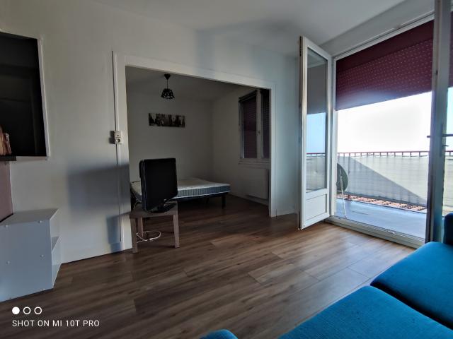 Agréable studio spacieux meublé, centre ville Pouzauges