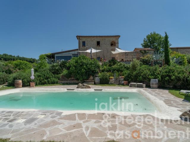 Agriturismo in una posizione da sogno con vista fino a Siena. 607m² Rapolano Terme