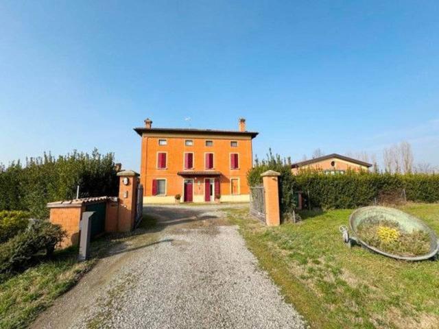 Agriturismo in vendita a Modena