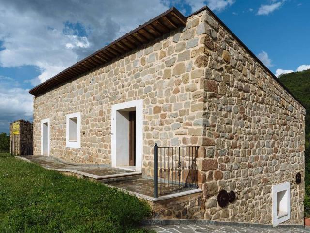Agriturismo in vendita a Valle Castellana