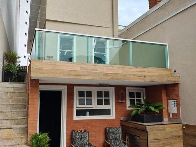 Água Fria Sobrado à venda com 3 quartos piscina e espaço gourmet!