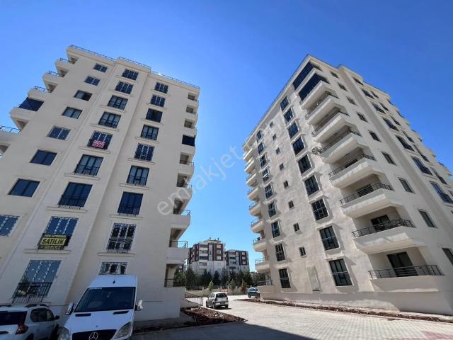 Adıyaman Yunusemrede Kiralık Sıfır Site İçi Arakat 3+1 Daire