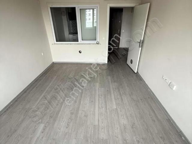 Ad desticiler Şehir Hastane Yakını 2+0 Asansörlü Kiralık Daire