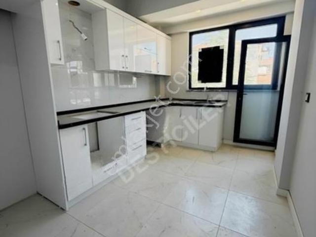 Ad desticiler Şehir Hastane Karşısı 2+1 Özel Garajlı Ara Kat