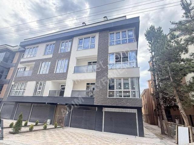 Adım Gayrimenkul/çamlıca Mh Tombakzade Yak.lüx 110m2 2+1 Dairele