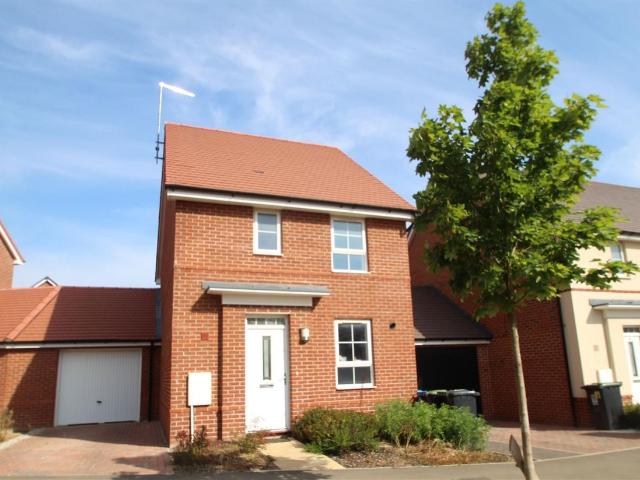 Admiral Avenue, Hemel Hempstead HP2, 3 bed property to rent, £2,150 pcm | PrimeLocation