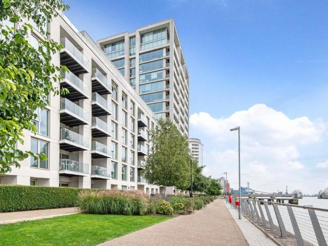 Admiralty Avenue, London E16 2 bed flat to rent £3,200 pcm £738 pw