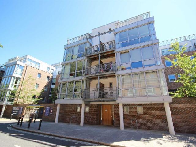 Admiralty Road, Portsmouth PO1, 2 bed flat to rent, £1,450 pcm | PrimeLocation