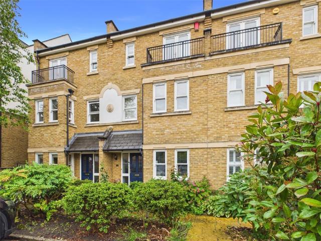 Admiralty Way, Teddington 4 bed end of terrace house to rent £4,000 pcm £923 pw