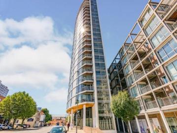 Admiralty Towers, Portsmouth PO1 2 bed apartment to rent £1,700 pcm £392 pw