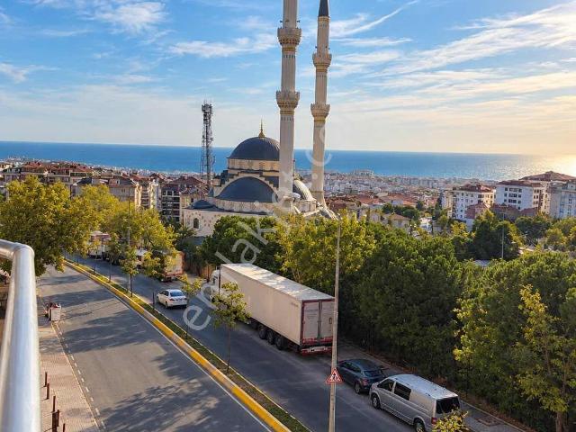 Adnan Kahveci Mahallesinde, Cadde Üzeri, Deniz Manzaralı, 145 M²