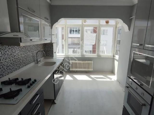 Adnan Menderes Te Eski Huzur Evi Yanı 3+1 Kiralık Daire