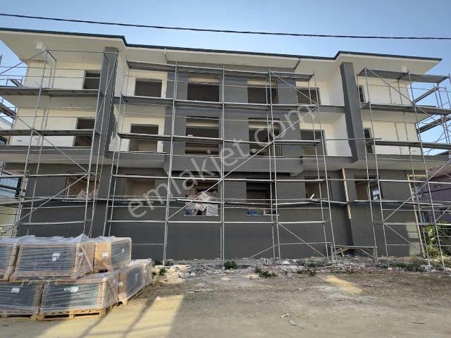 Adnan Menderes Mahallesinde Lüks Site İçinde Satılık 1+1 Daire