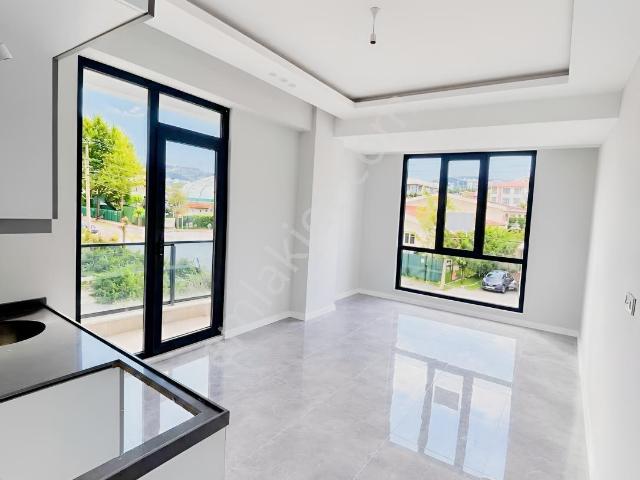 Adnan Menderes Mh.sinin En Güzel Konumunda 1+1 Kiralık Daire