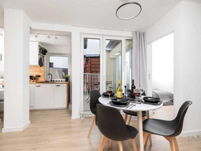 Ładne 2 pokoje I Balkon I 4 Piętro I Aleja Fontann
