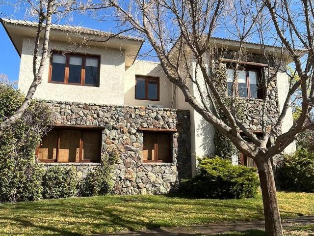 ADOBE Inmobiliaria y Desarrollos