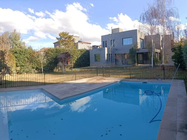 ADOBE Inmobiliaria y Desarrollos