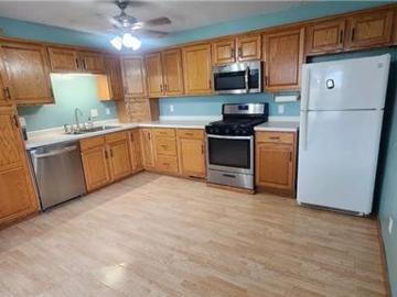 Adorable 2 bedroom 1 bath bungalow