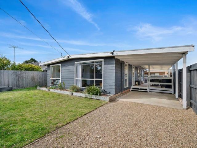 ADORABLE THREE BEDDER WALKING DISTANCE TO THE BEACH