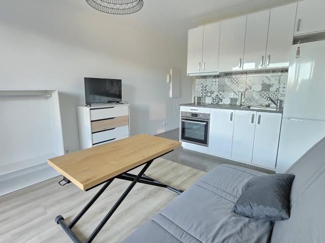 Adorable studio meublé avec terrasse et parking privatif à DAX