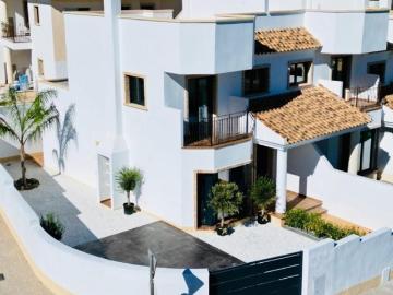 Adosada en Venta en Cox Alicante