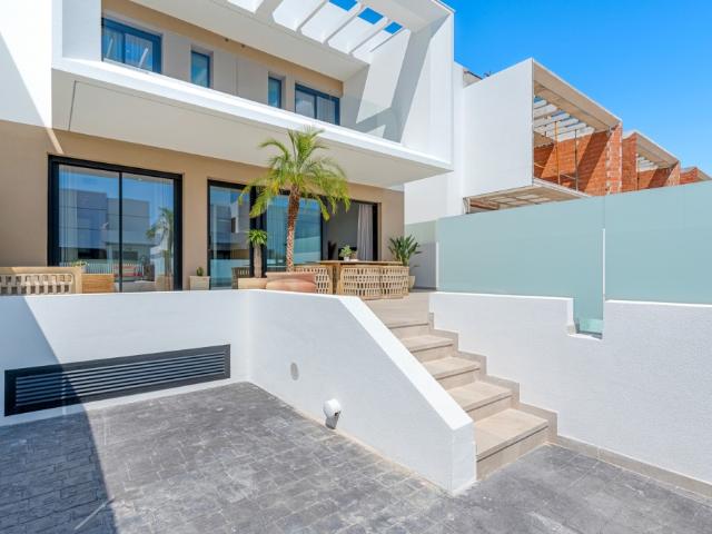 Adosada en Venta en Dolores Alicante
