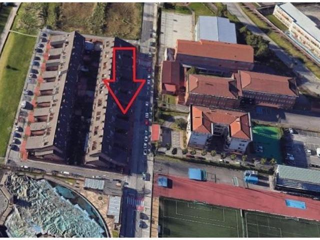 ADOSADO OCUPADO EN ASTILLERO CANTABRIA