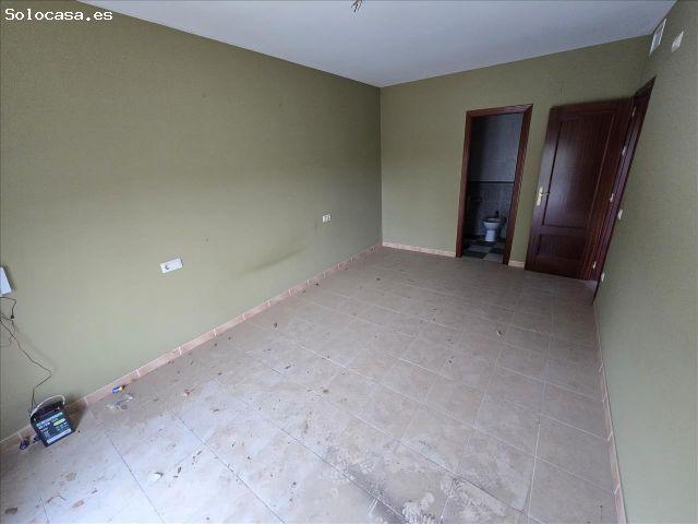 Adosado a reformar en La Carlota, Córdoba