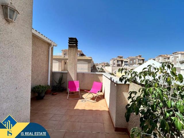 Adosado con piscina en alquiler en Nueva Torrevieja Aguas Nuevas