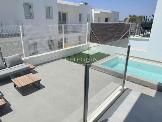 Adosado con piscina privada en Torre en Conill