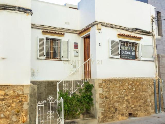 Adosado exclusivo en el centro de Ibiza