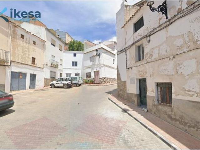 Adosado en cesión de remate en Huelma Jaén