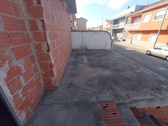 ADOSADO EN CONSTRUCION EN COBATILLAS CON ORIENTACION SUR