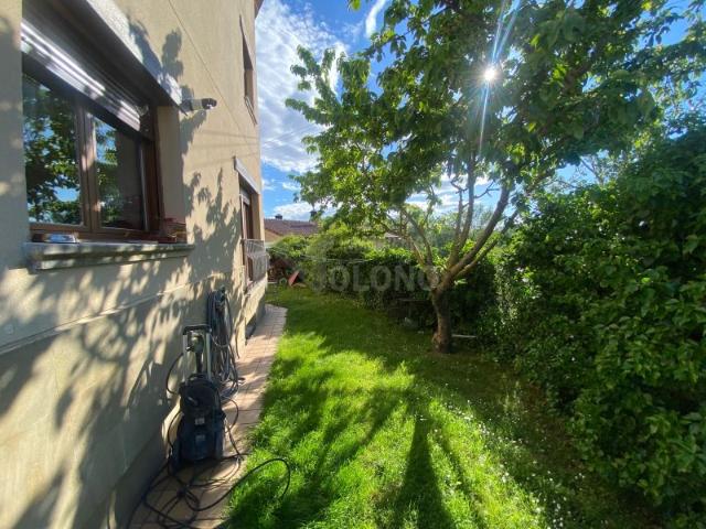 Adosado en pleno corazón de Rioja Alavesa, jardín y txoko privado