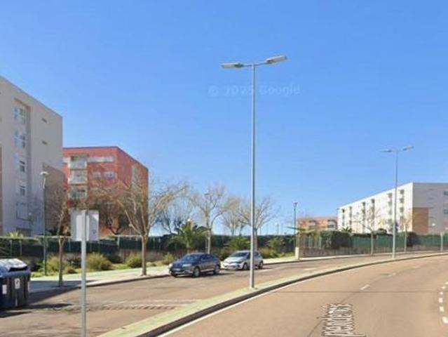 ADOSADO EN VALDELACALZADA