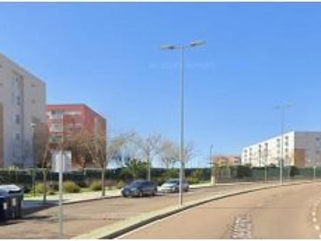 ADOSADO EN VALDELACALZADA