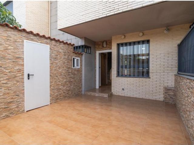 ADOSADO EN VENTA ALFAFAR