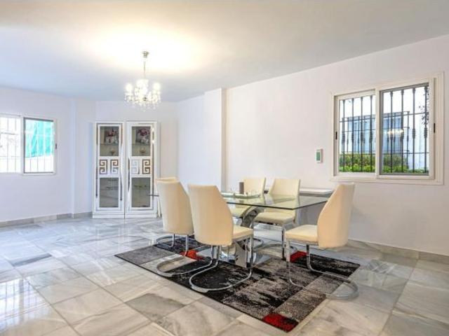 Adosado en Venta en Marbella, Málaga