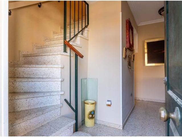 ADOSADO EN VENTA EN MONTEQUINTO DOS HERMANAS!