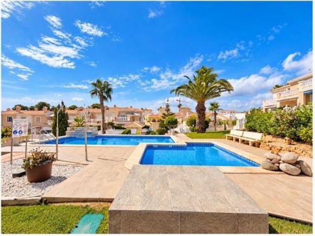 Adosado en Venta en Algorfa, Alicante