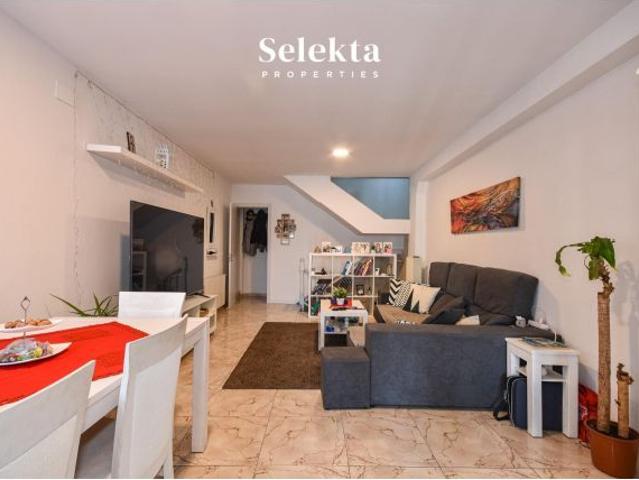 Adosado en Venta en Barcelona, Barcelona