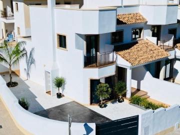 Adosado en venta en Cox, Alicante
